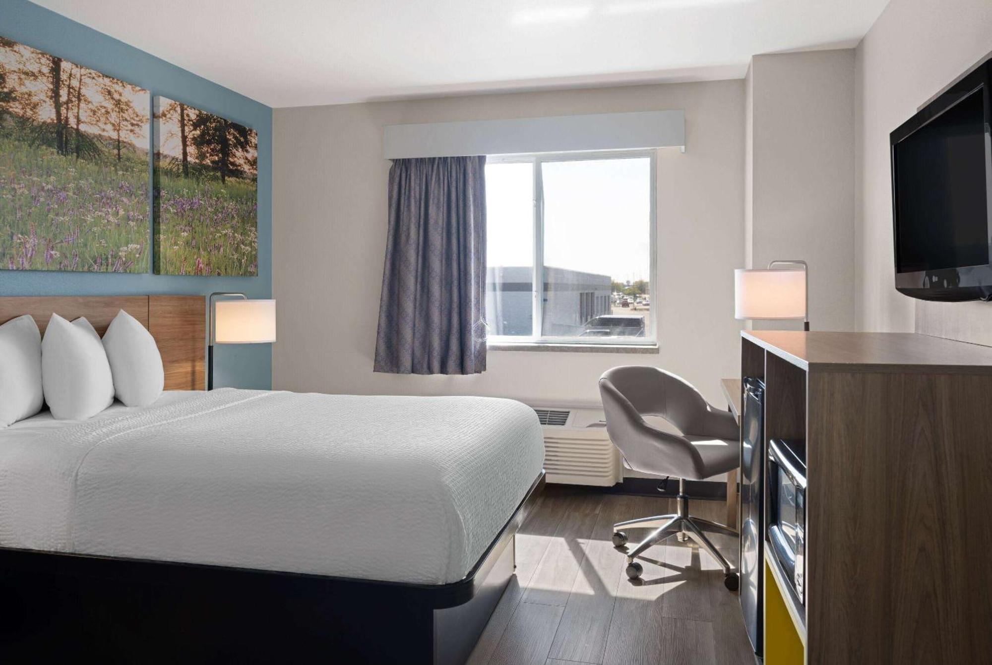 5 Top-Rated 3-Star Hotels Close to Weis Earth Science Museum
