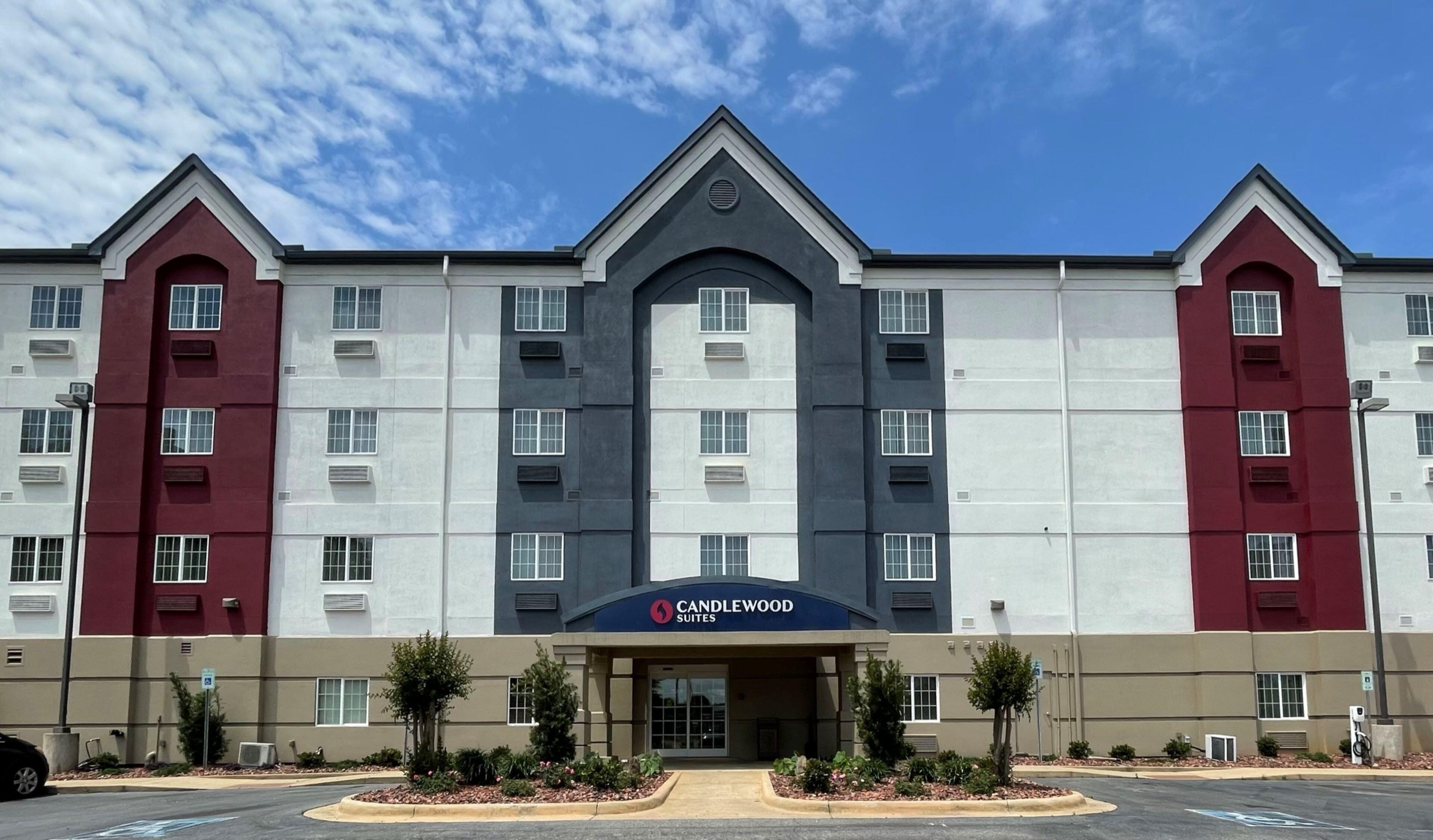4 Business Hotels Near Bryant-Denny Stadium for Easy Access