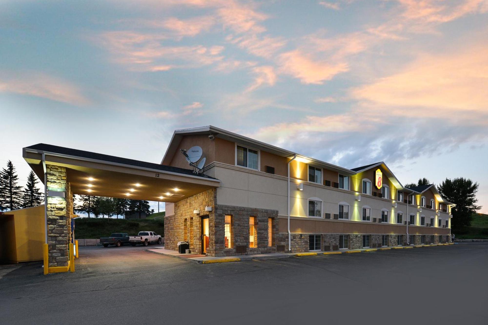 5 Smart Budget Hotels Near All Seasons Arena Minot