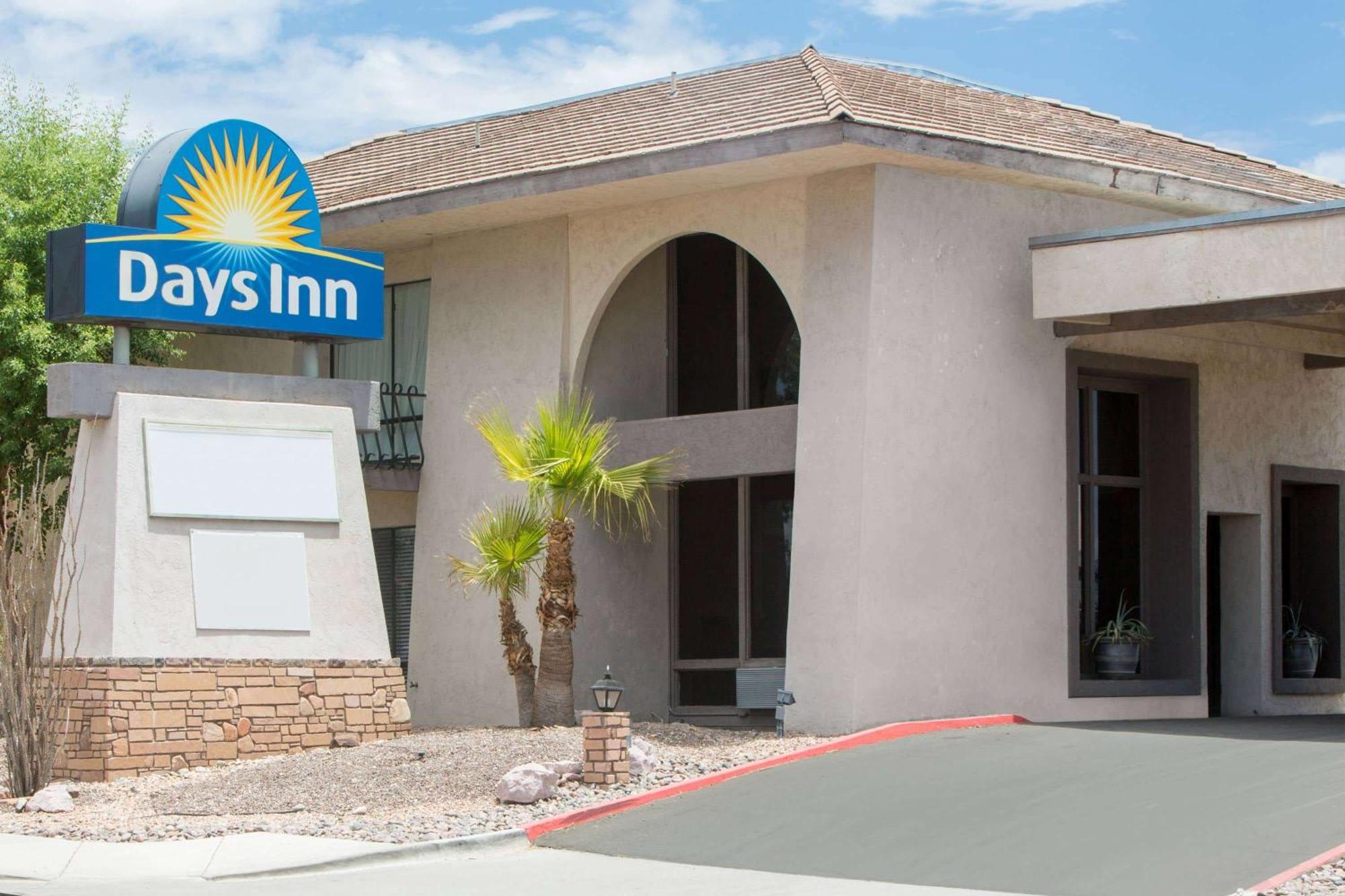 5 Budget Hotels Near Charles of Italy Beauty Clg Worth Booking