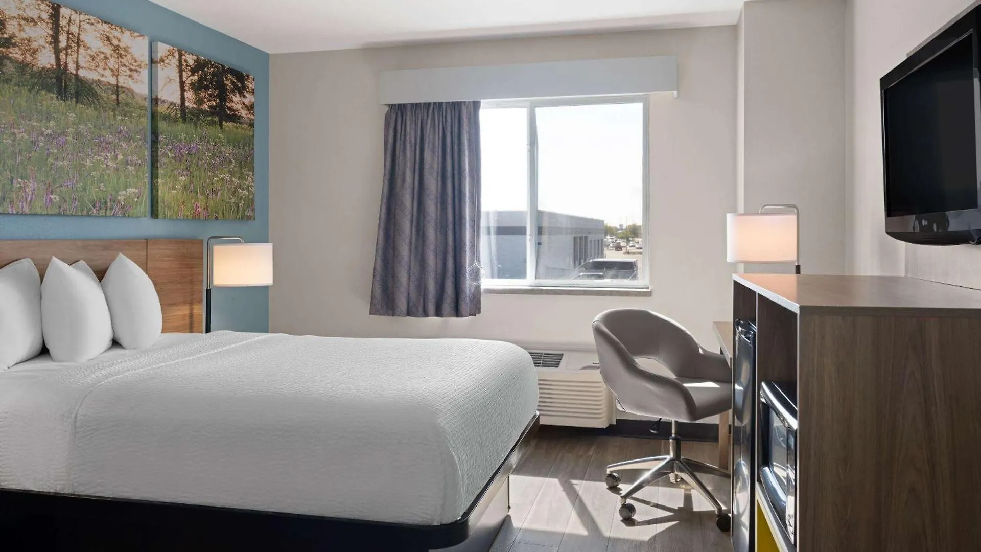 5 Top-Rated 3-Star Hotels Close to Weis Earth Science Museum