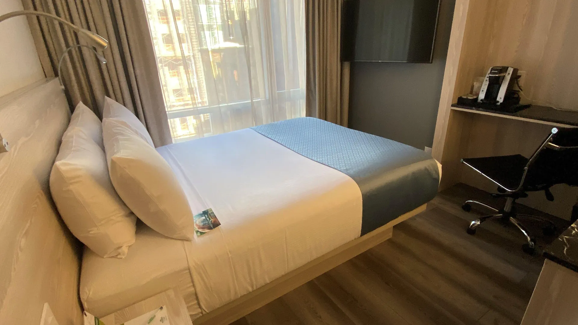 Staying In Midtown: 15 Airport-Accessible Hotels Compared