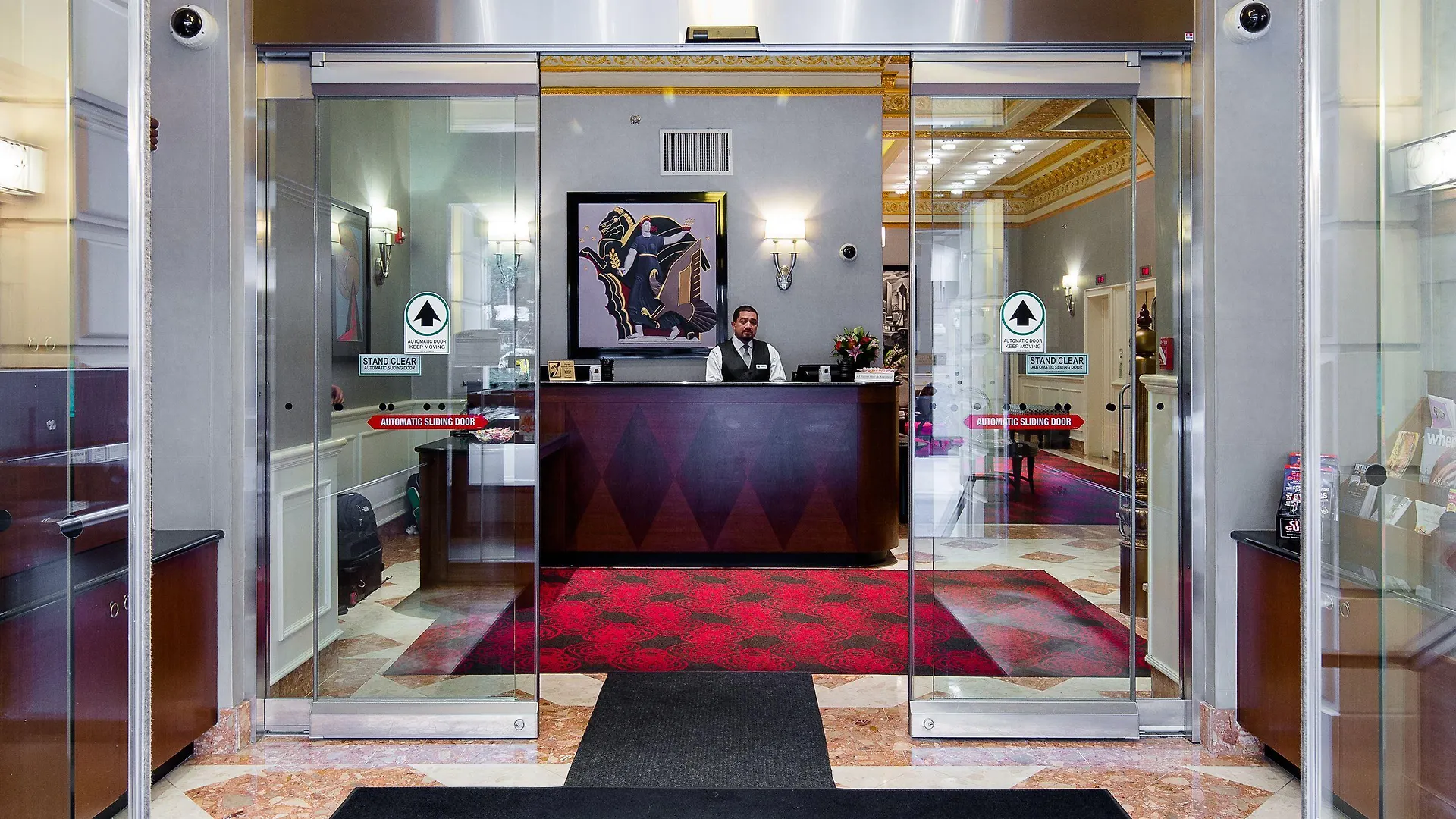 Best 15 Hotels Near Rockefeller Center for Midtown Manhattan
