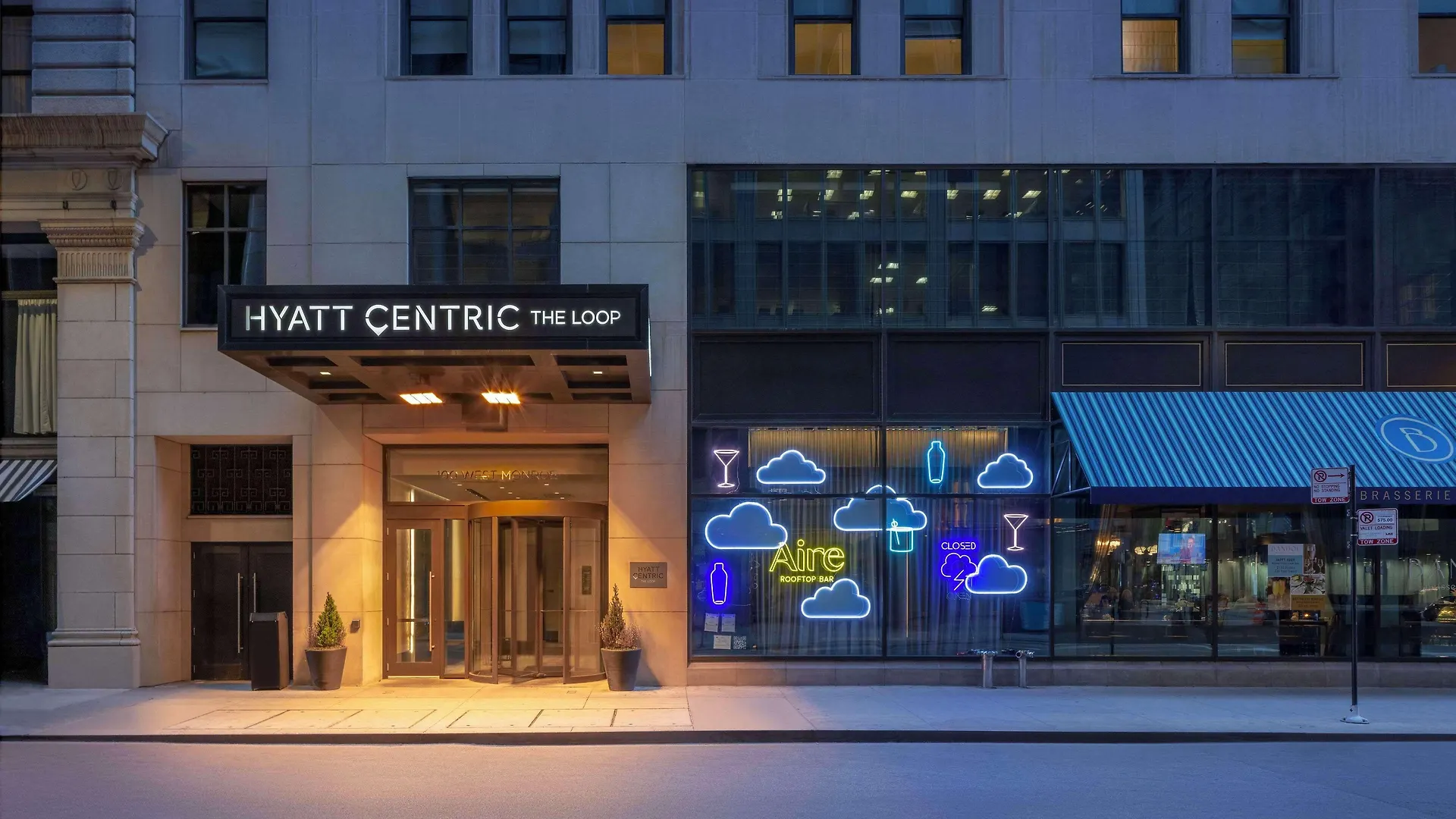 11 Best Business Hotels in Chicago's Theatre District