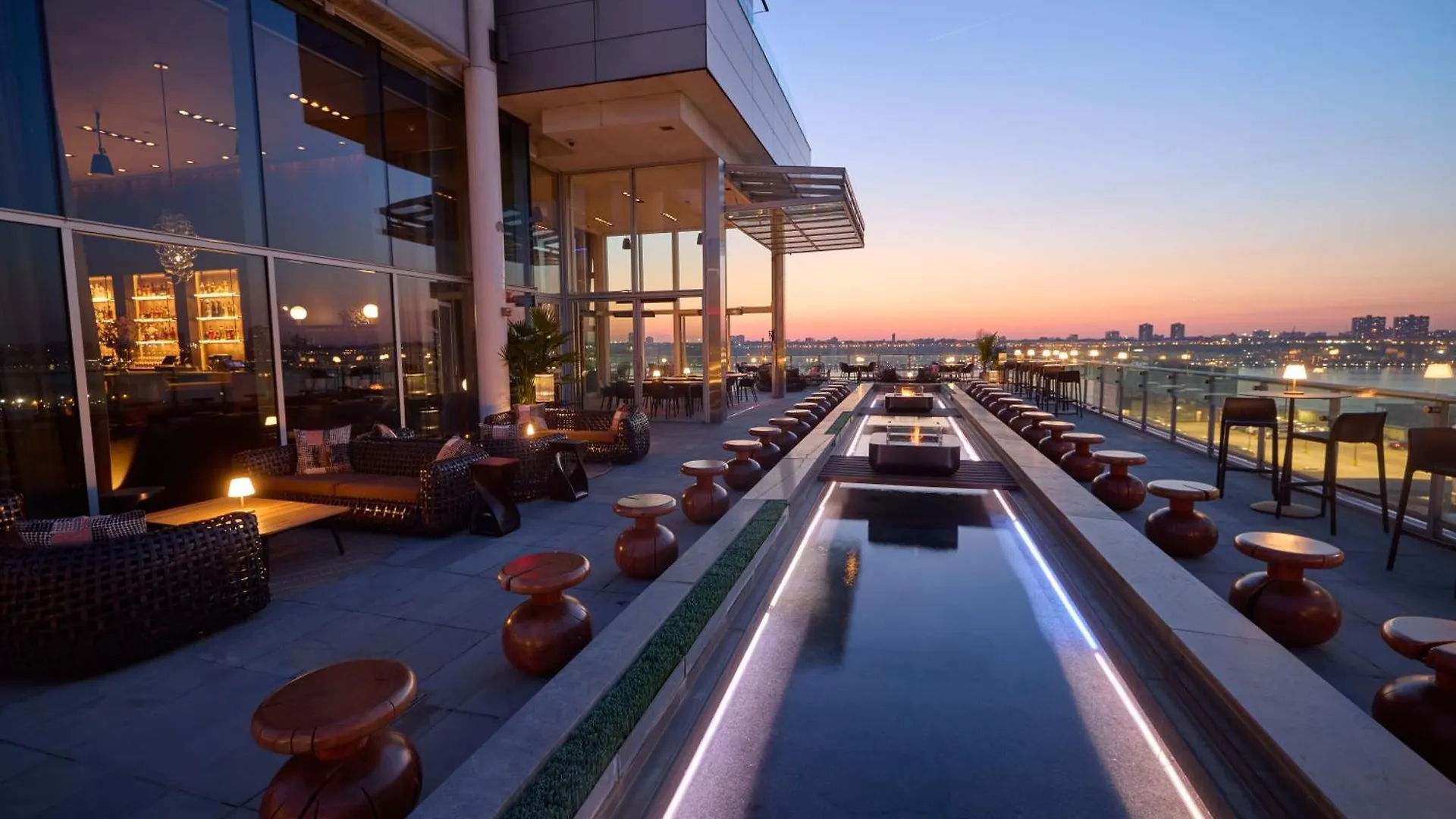 15 Smart 4-Star Hotels In Central New York City Worth Booking