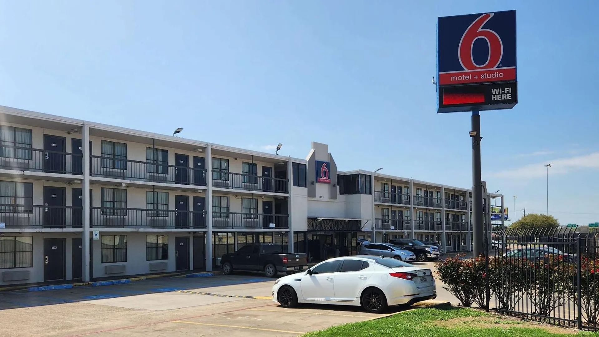 13 Smart 3-Star Hotels in Medical Center Worth Booking