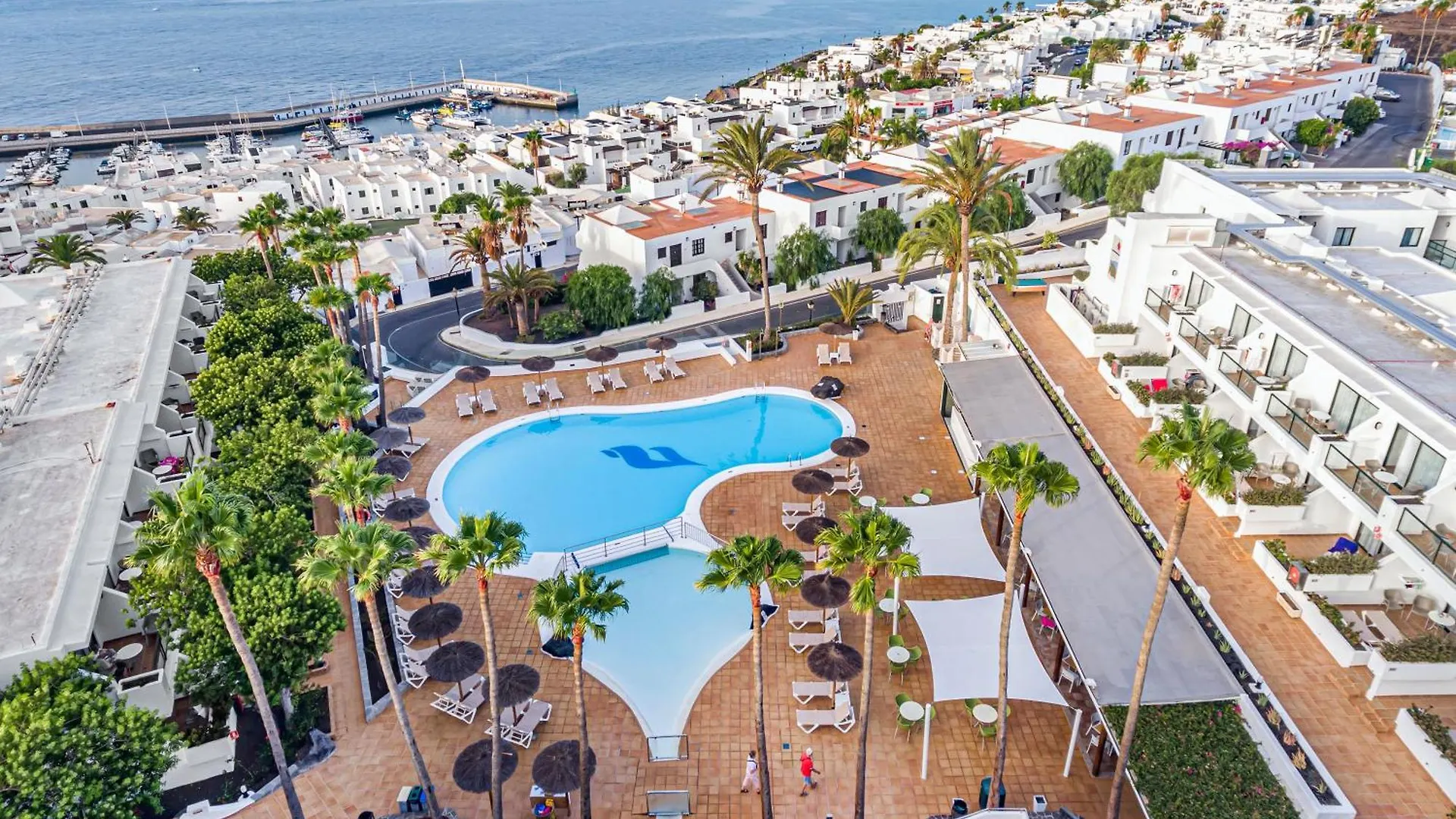 Staying Near Parroquia Nuestra Señora de los Remedios: 2 Family Hotels Compared