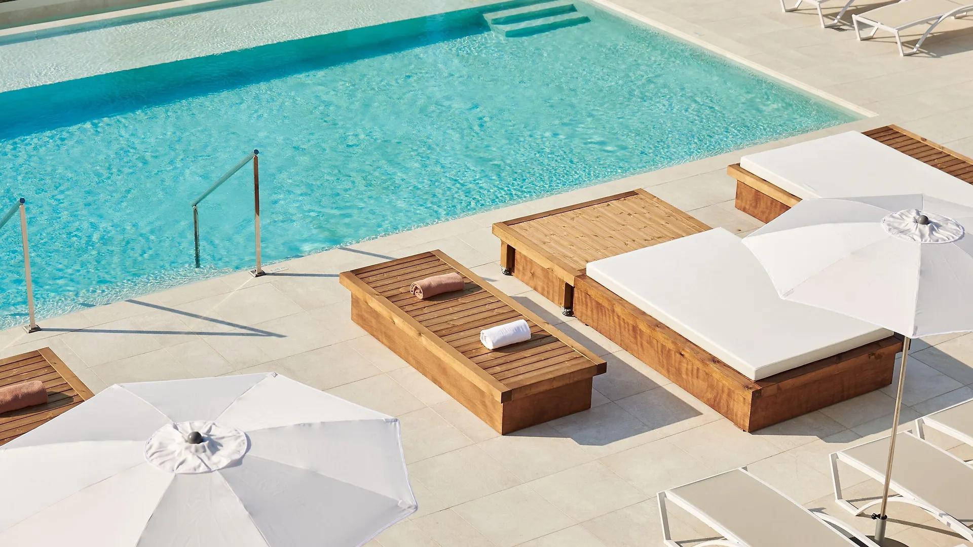4 Romantic Hotels in Santa Susanna Beach Worth Booking