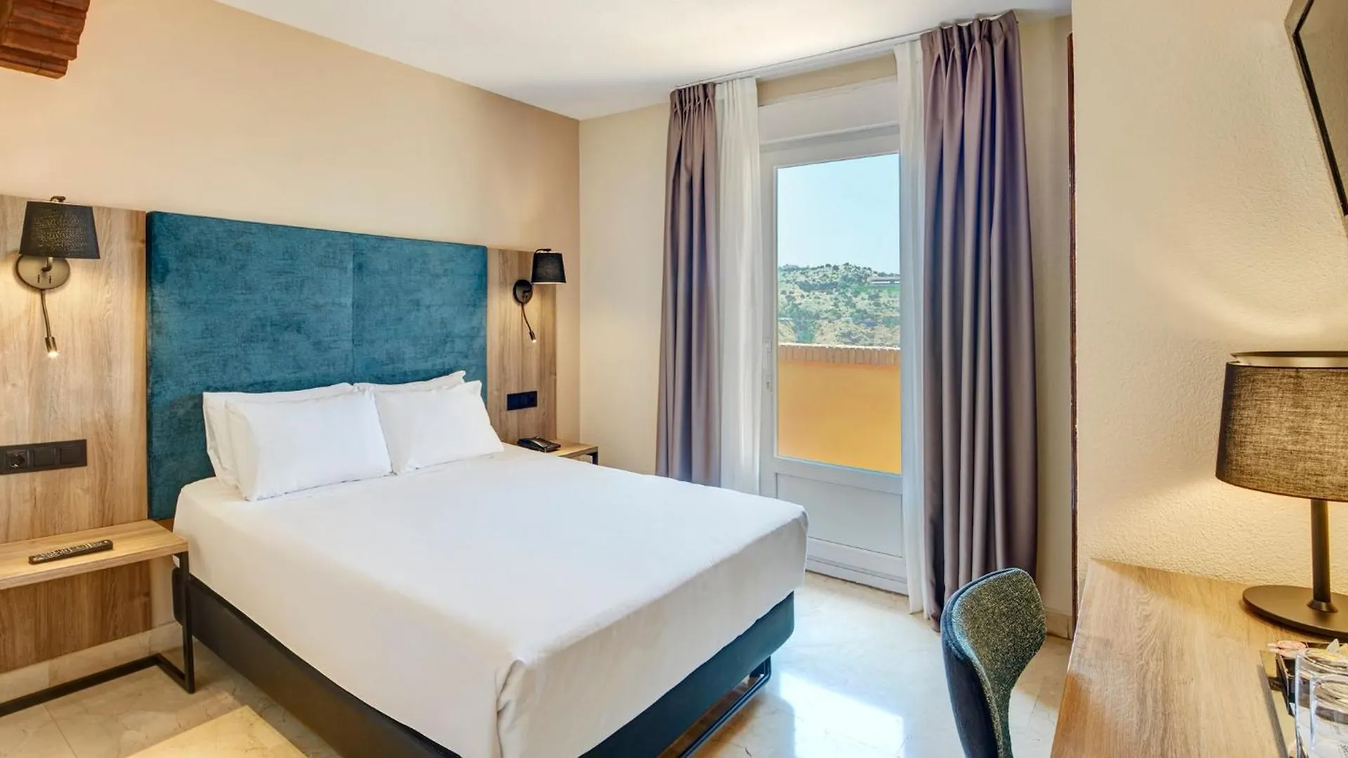 6 Romantic Hotels Near El Artificio de Juanelo Worth Booking