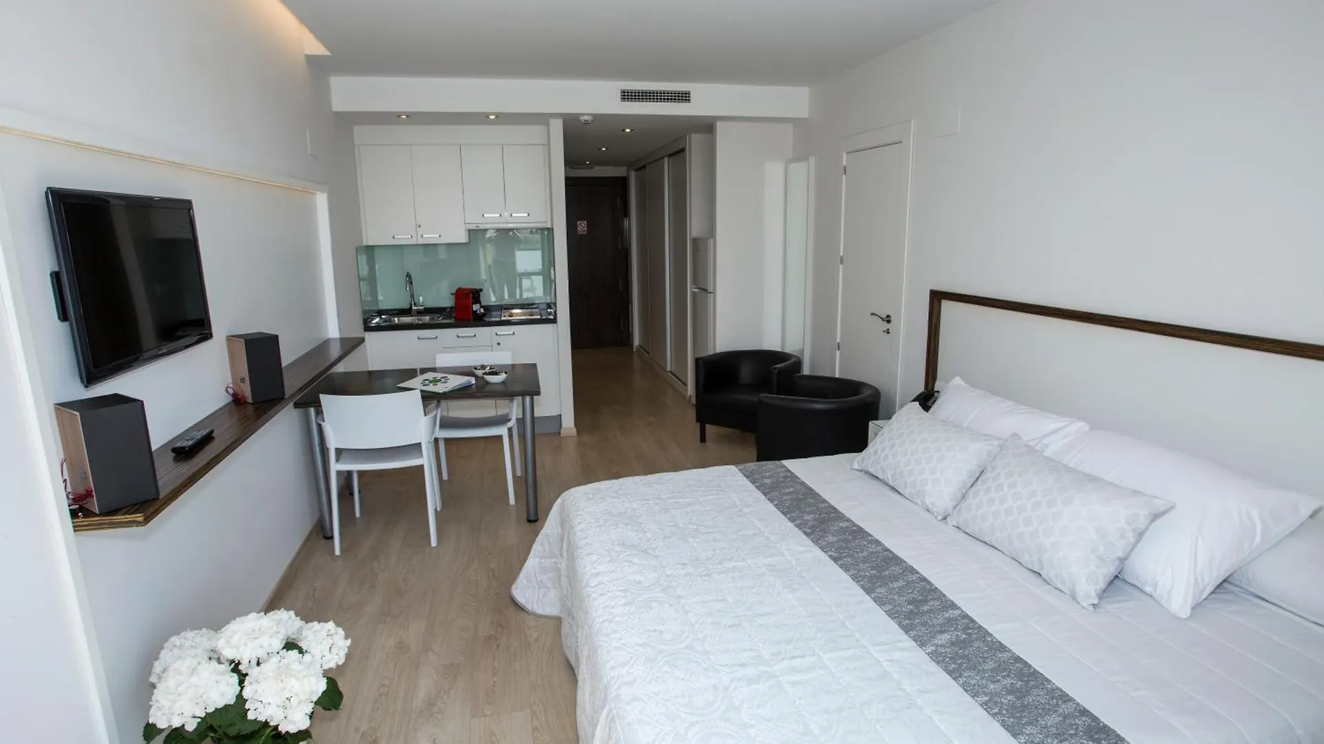 Where to Stay Near Gandia Golf Club: 4 Best Family Hotels