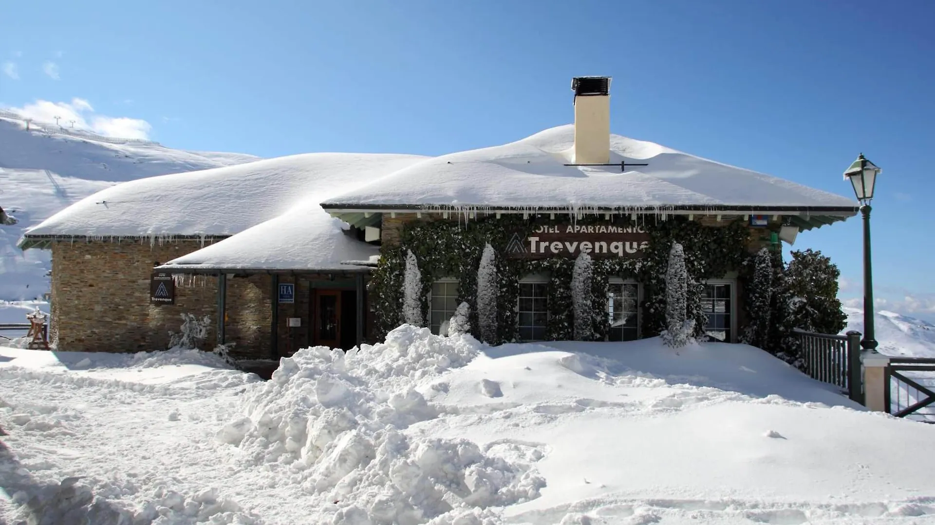 4 Smart Family Hotels Near Veleta Peak Worth Booking