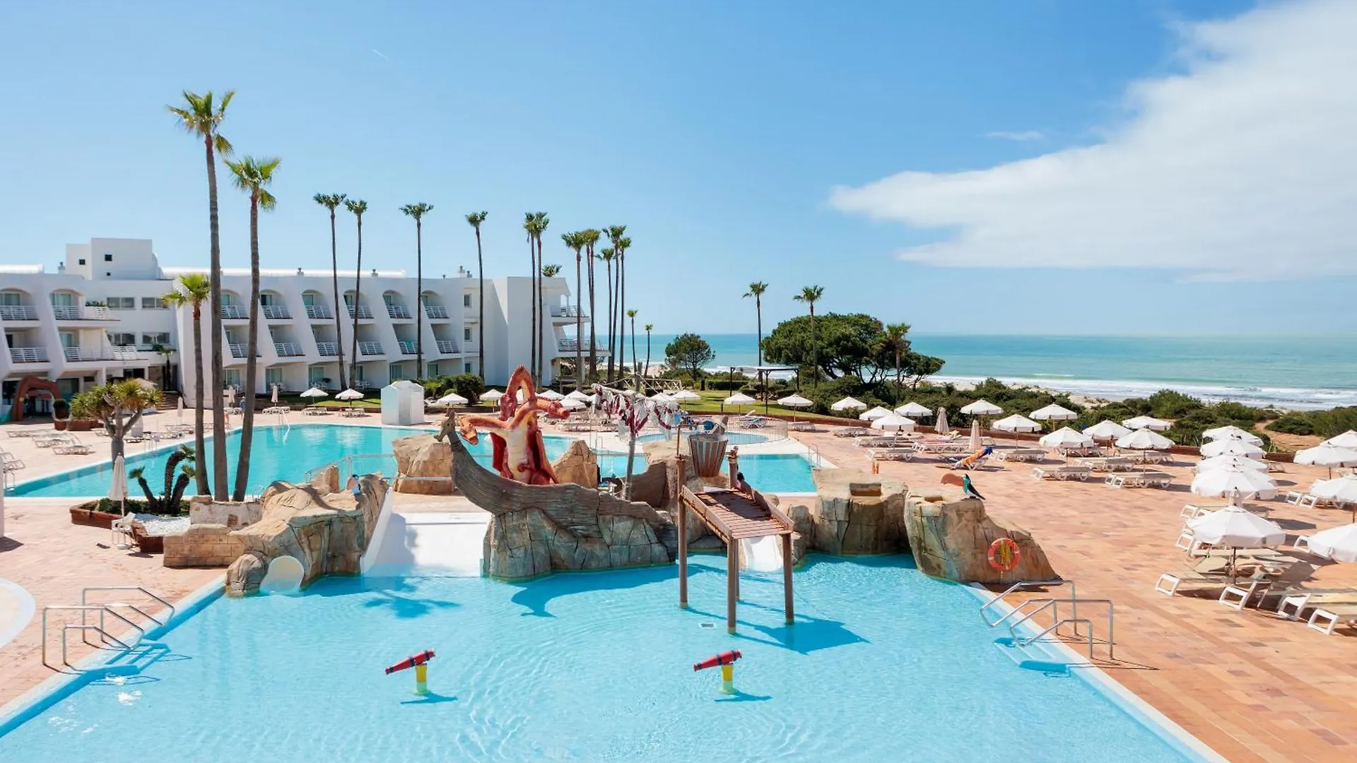 Staying In Novo Sancti Petri: 4 Romantic Hotels Compared