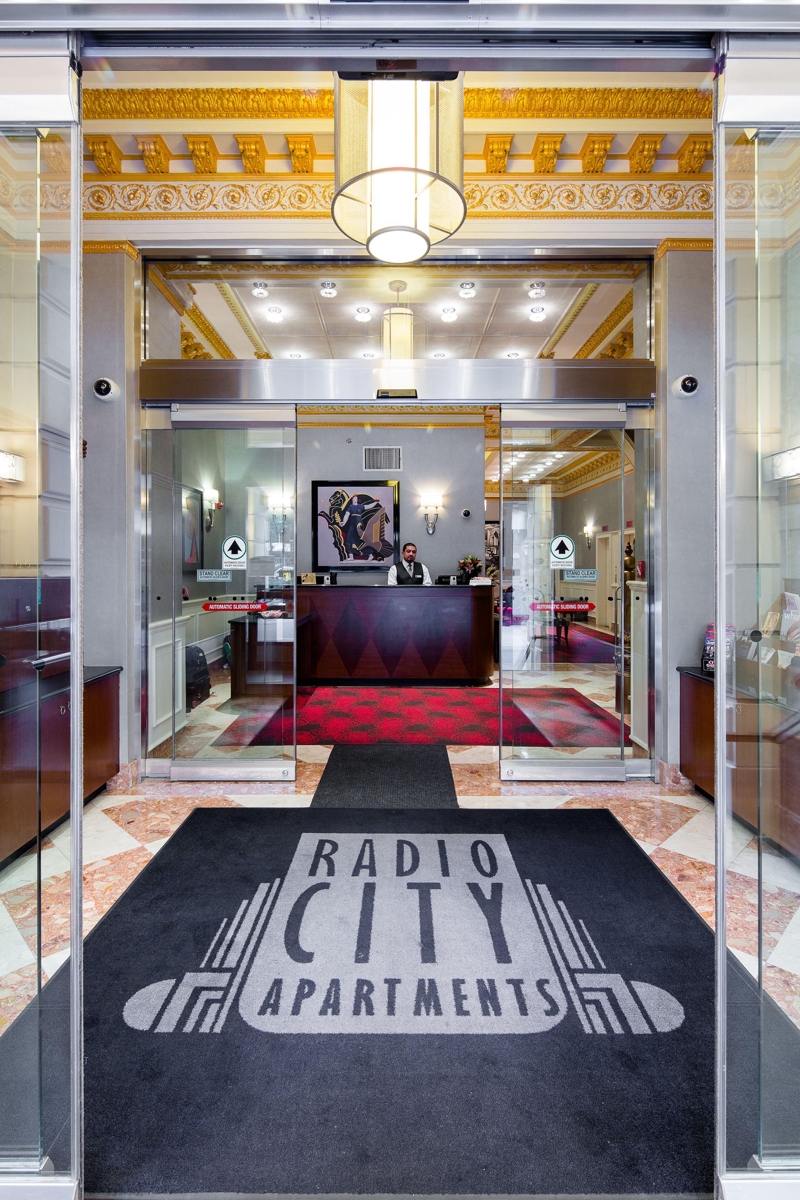 Best 15 Hotels Near Rockefeller Center for Midtown Manhattan