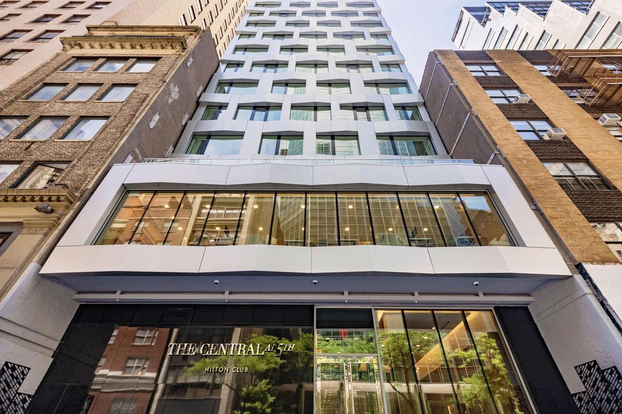 15 Midtown East Hotels With Easy Airport Access That Deliver