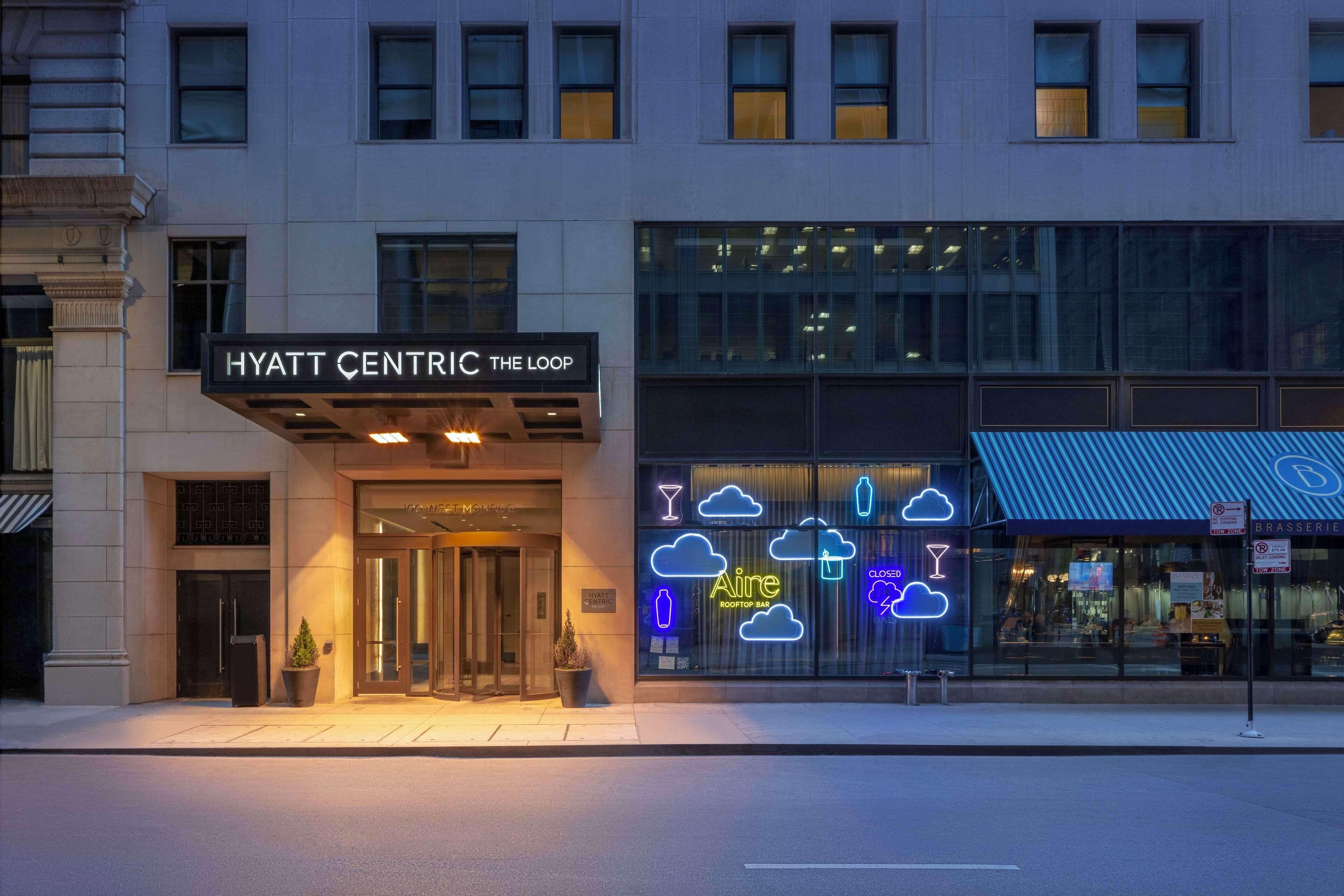 11 Best Business Hotels in Chicago's Theatre District