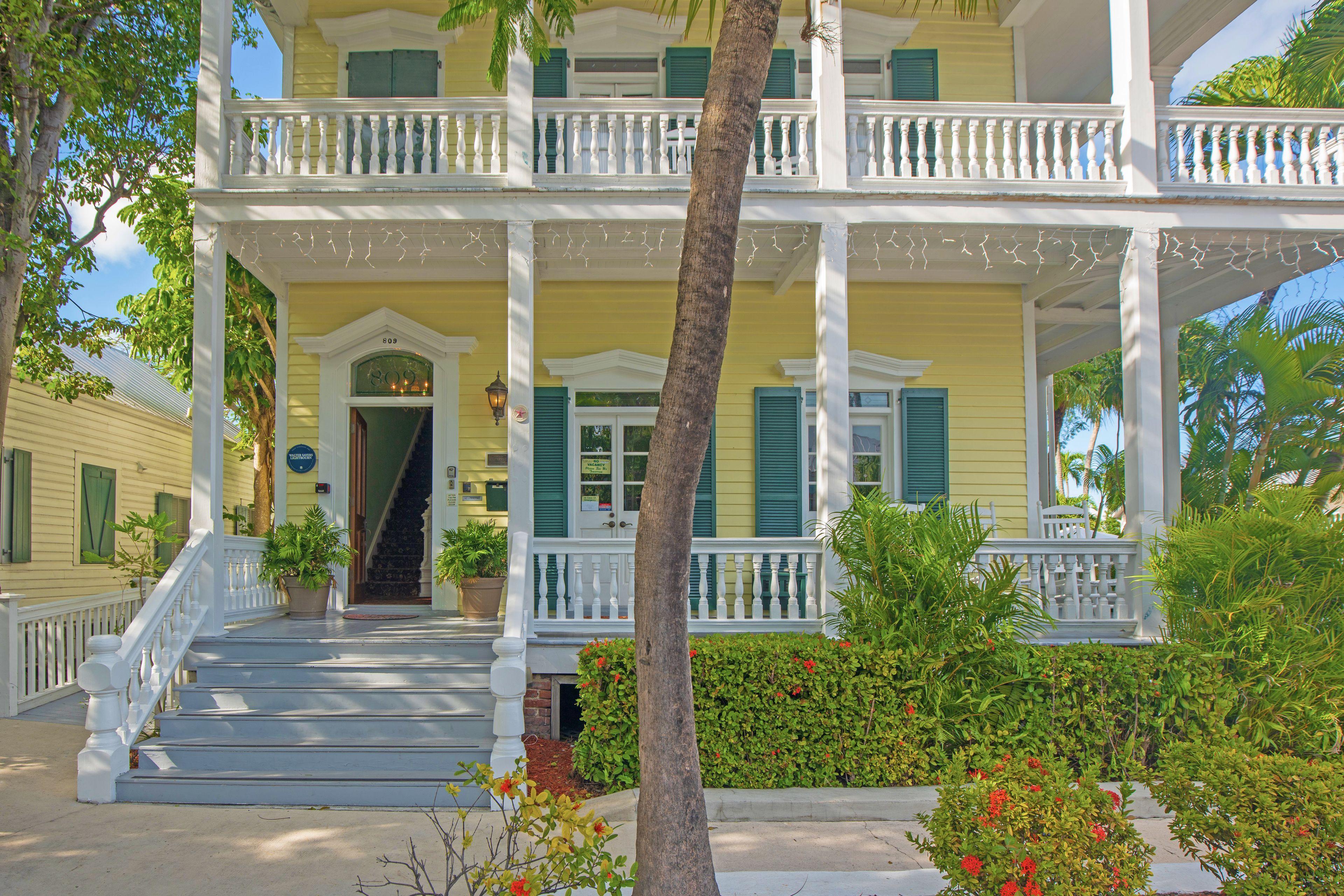 Staying In Downtown Key West: 10 Romantic Hotels Compared