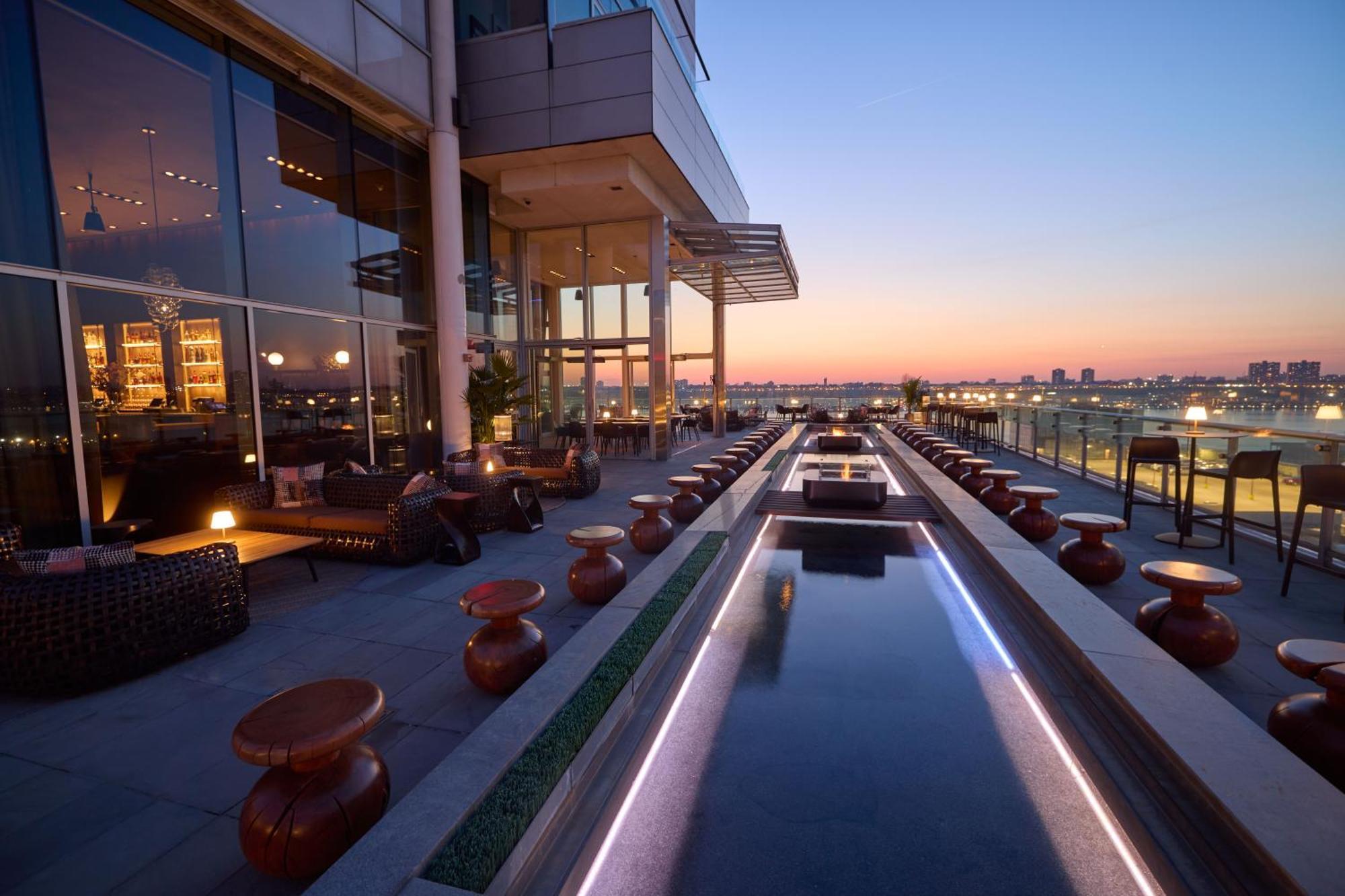 15 Smart 4-Star Hotels In Central New York City Worth Booking
