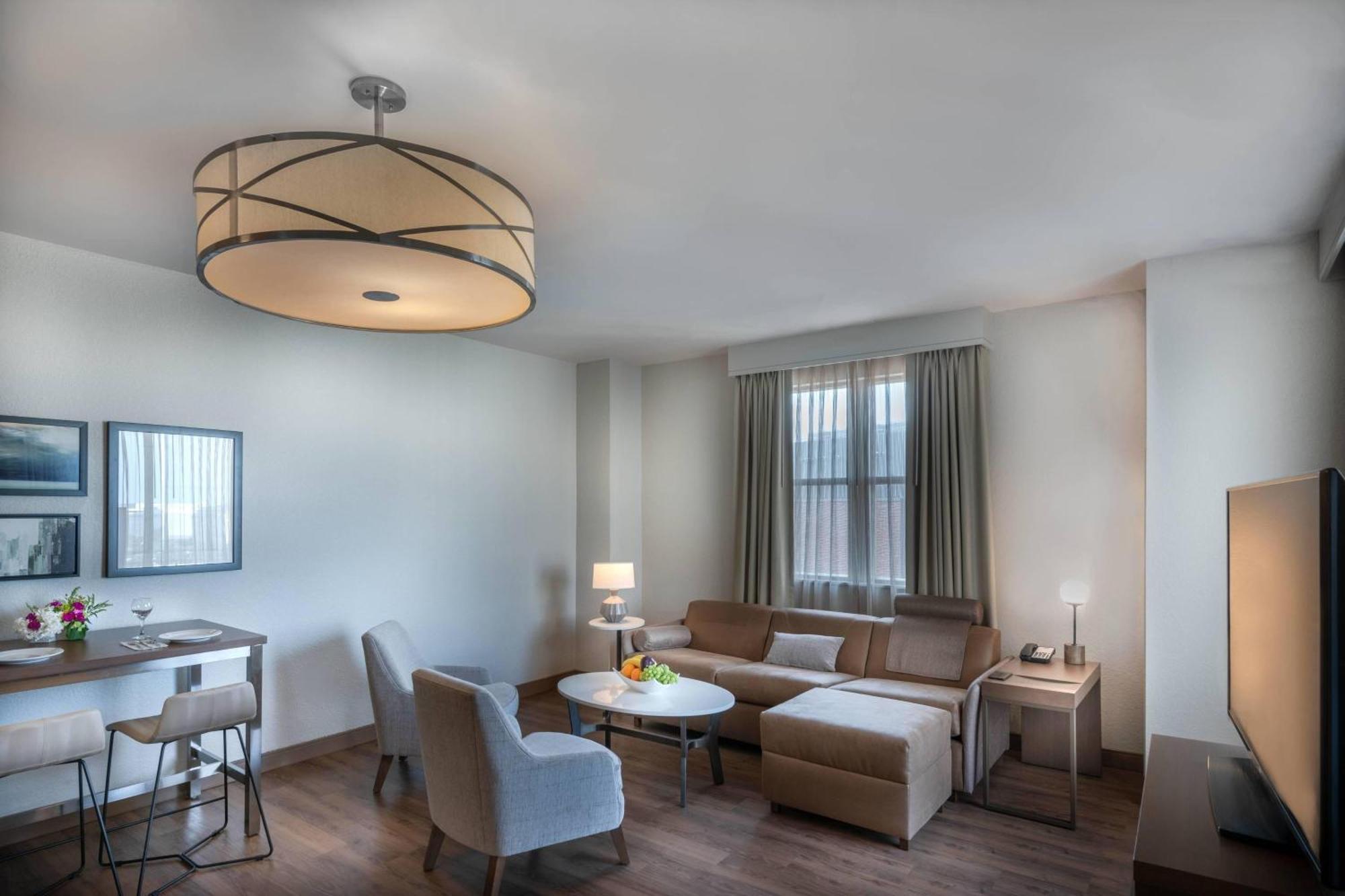 Best 15 Airport Hotels Near US Botanic Garden for Easy DC Access