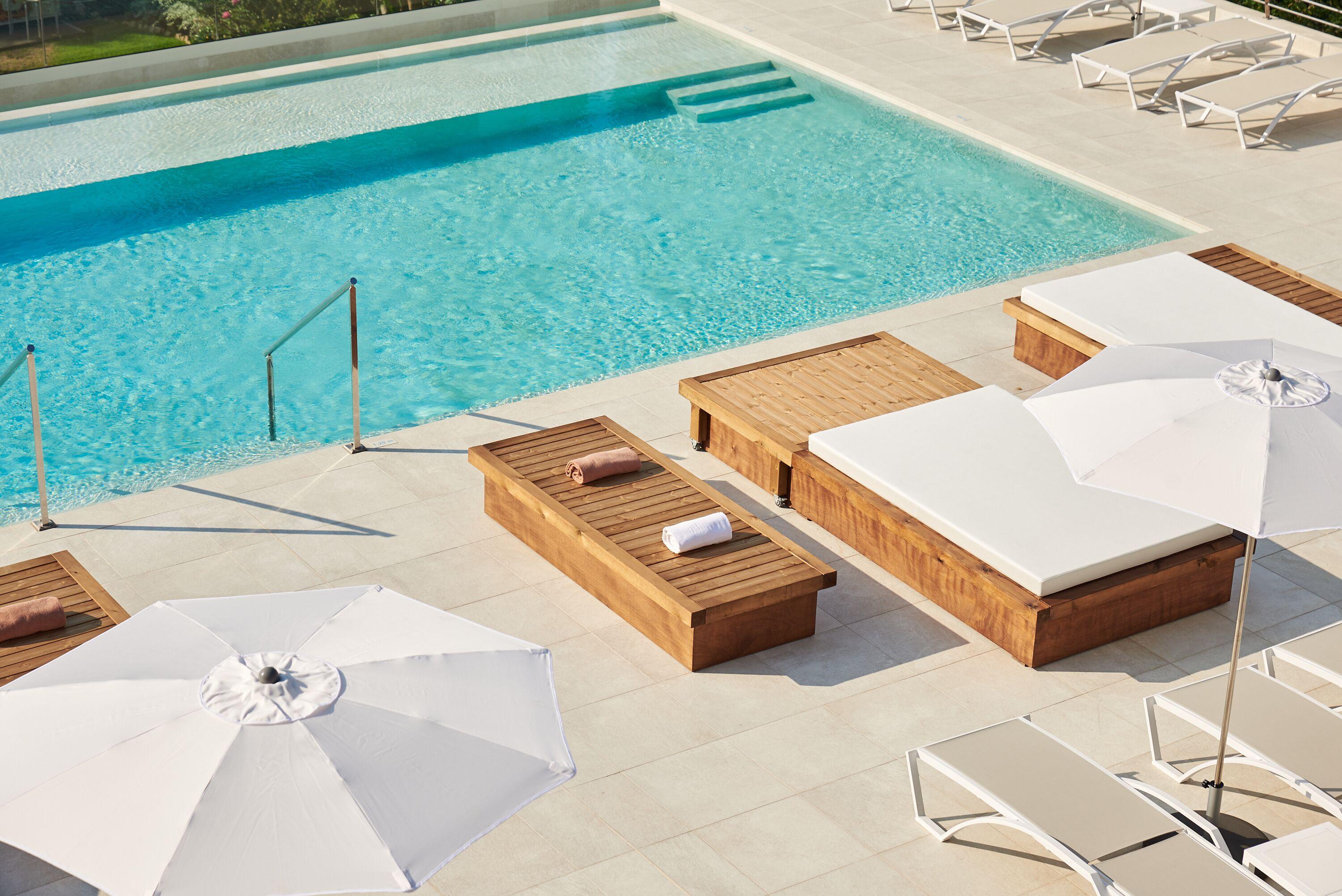 4 Romantic Hotels in Santa Susanna Beach Worth Booking