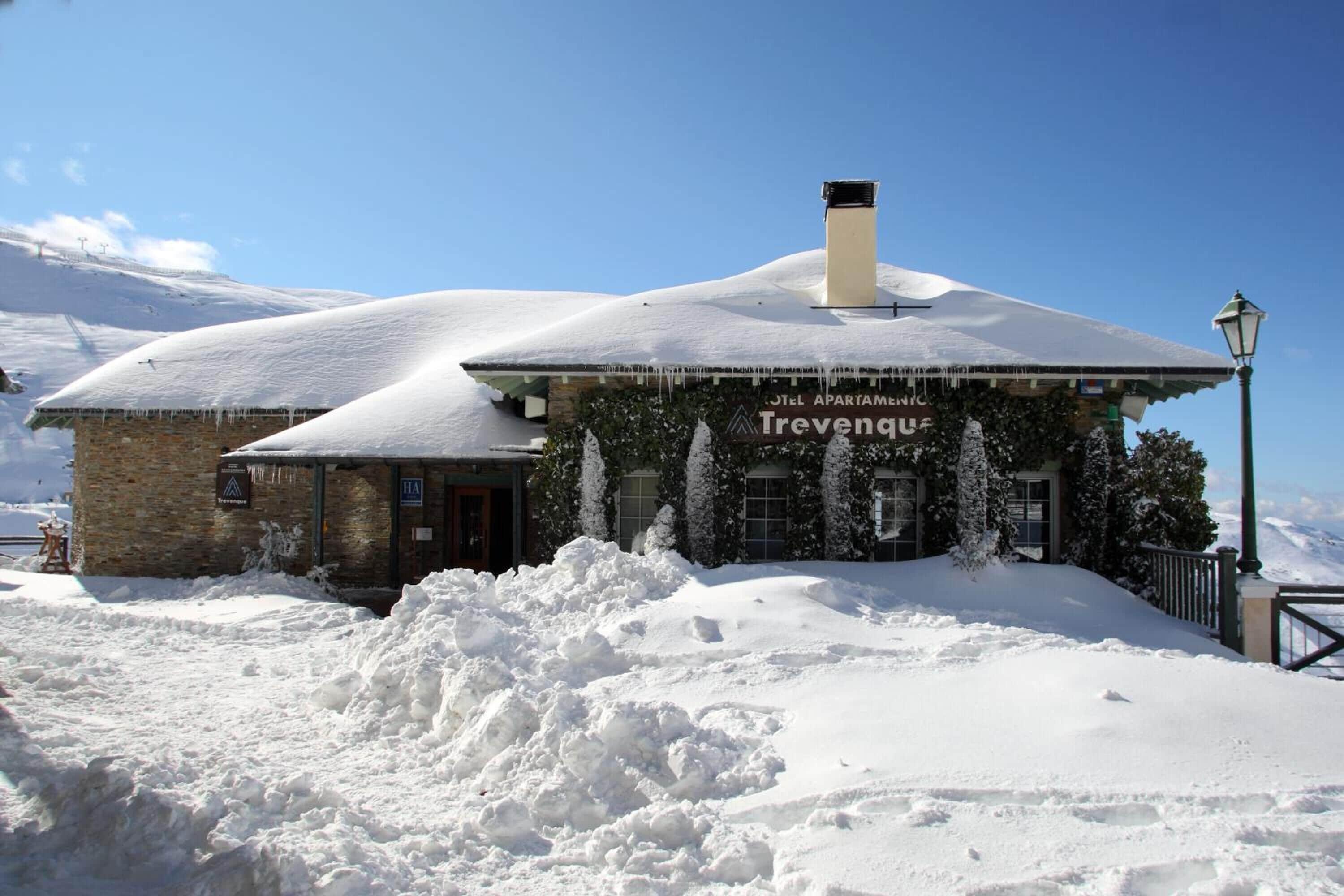 4 Smart Family Hotels Near Veleta Peak Worth Booking
