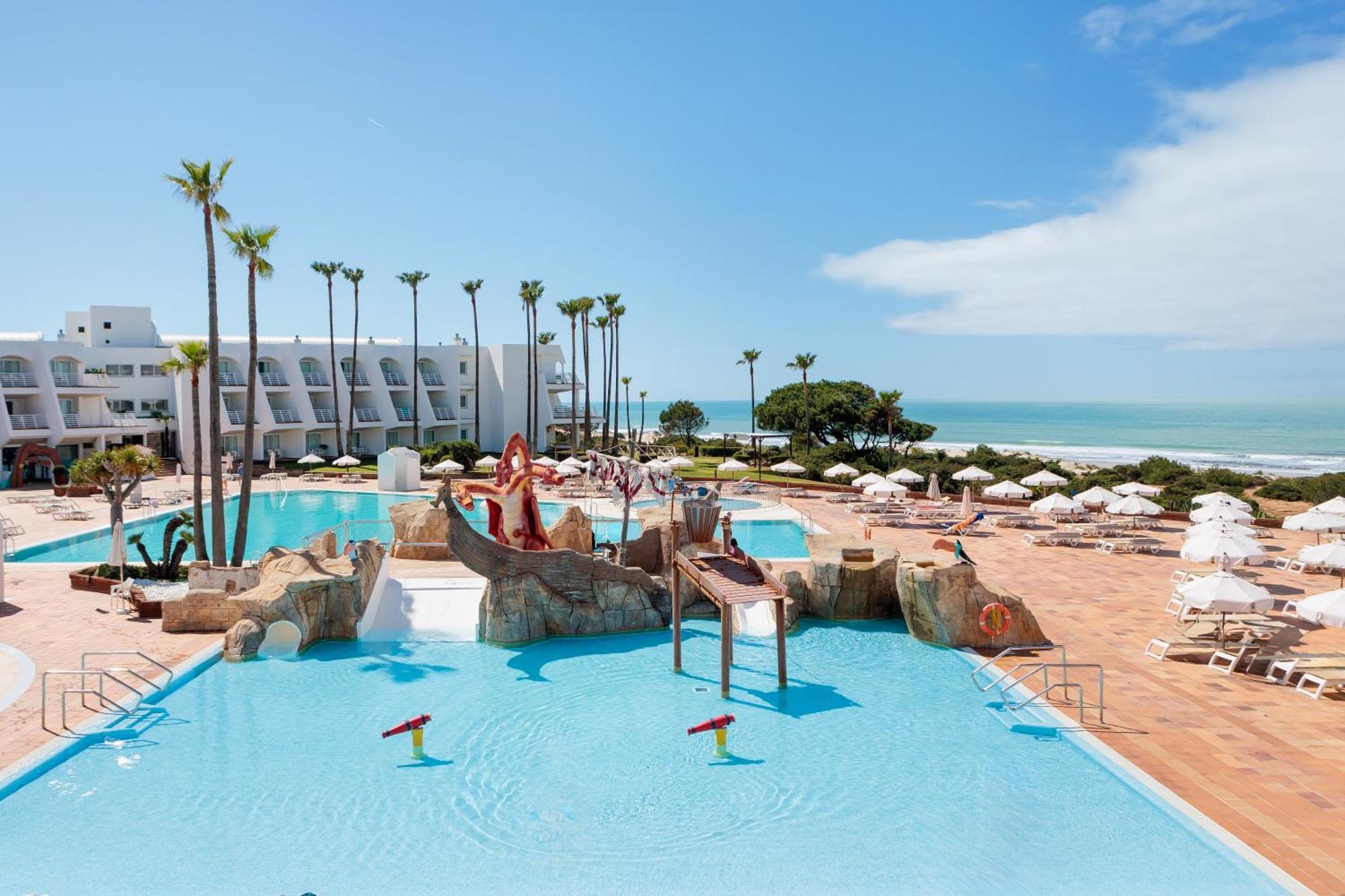 Staying In Novo Sancti Petri: 4 Romantic Hotels Compared
